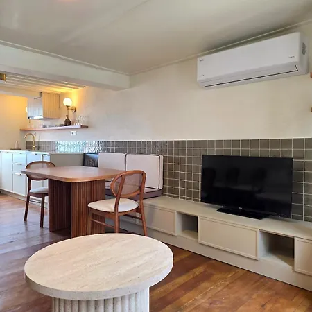 Historic Greek House With Sea View Balcony Ayvalı