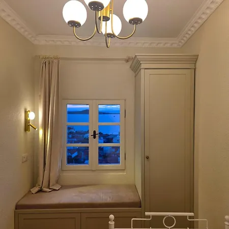 Historic Greek House With Sea View Balcony Ayvalı